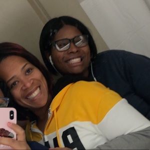 Meet your Posher, Leona